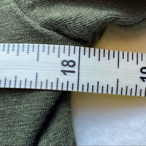 Victoria’s Secret Pink Dark Green Graphic T-Shirt Size XS - Picture 9 of 11